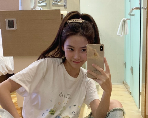 半藏森林学生照流出,单眼皮趴鼻梁,这长相还是你们的梦中女神吗