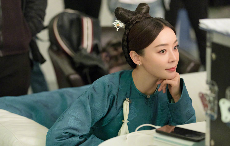 前是贵人,一朝翻脸两不相闻,袁姗姗重演古装剧小片,于正再翻脸