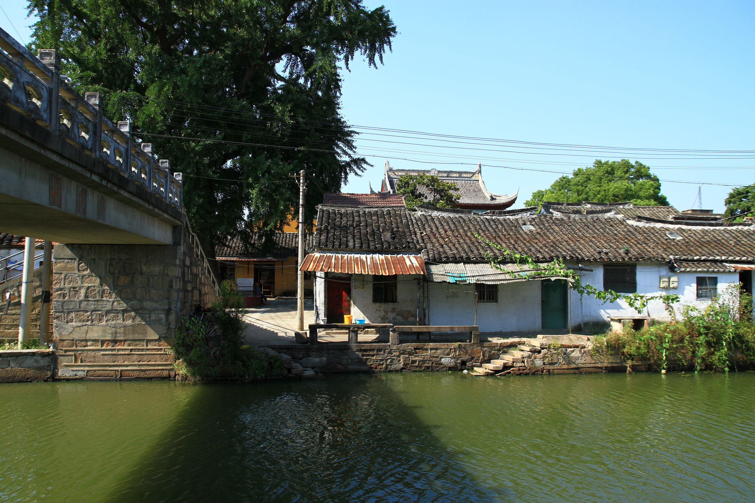 太平镇位于苏州北郊阳澄湖畔,距苏州古城区10公里.
