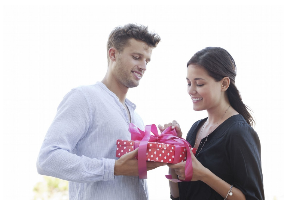 恋爱期的男女该送什么样的礼物,送对了,每天都是甜蜜情人