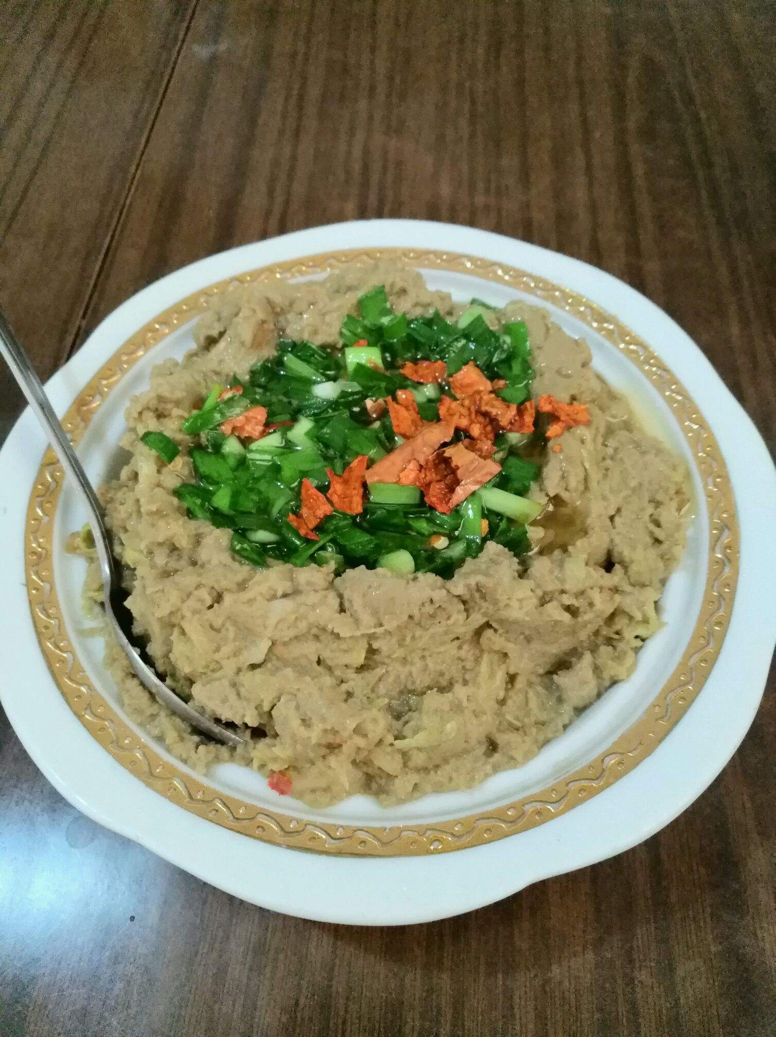 老北京特色美食炒麻豆腐,成品香气四溢,学会在家做家人都爱吃