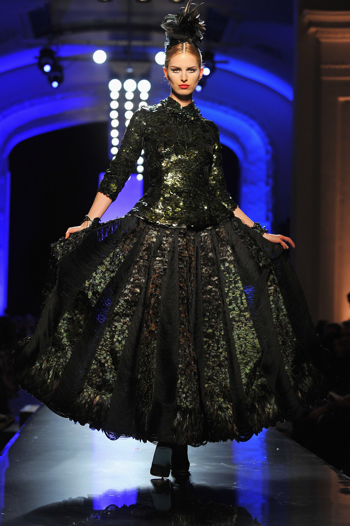 捷克超模大kk的最佳hf秀场造型,比走维密还吸引人