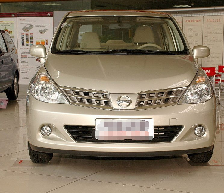 东风日产颐达的方向盘设计是一个亮点,我很喜欢,方向盘手感很好,在