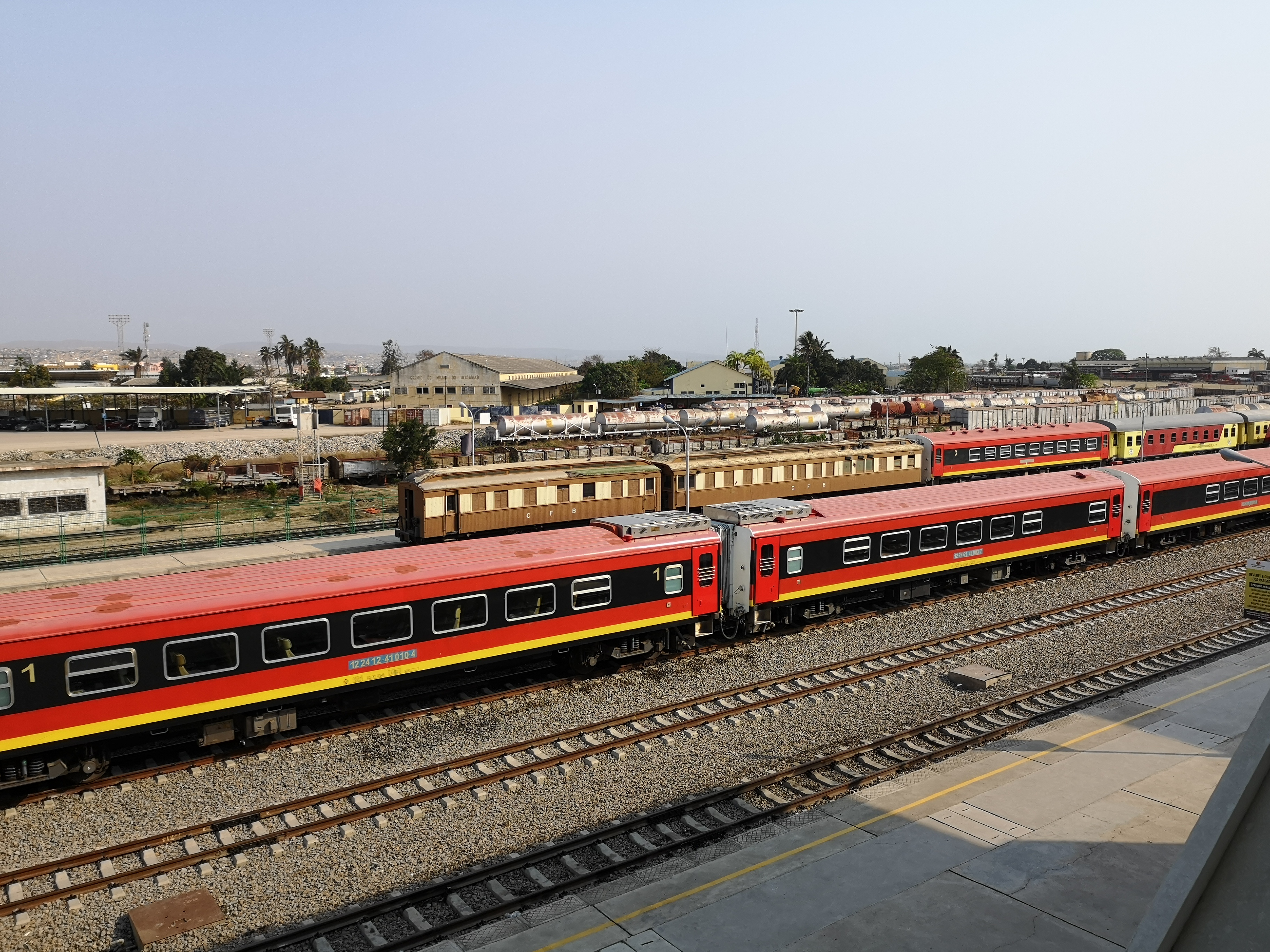 中企承建本格拉铁路正式移交(4)