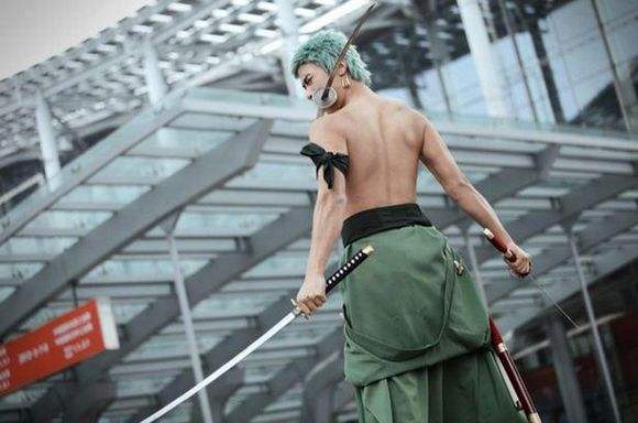 还原度超高的海贼王cos,鹰眼是本人吗