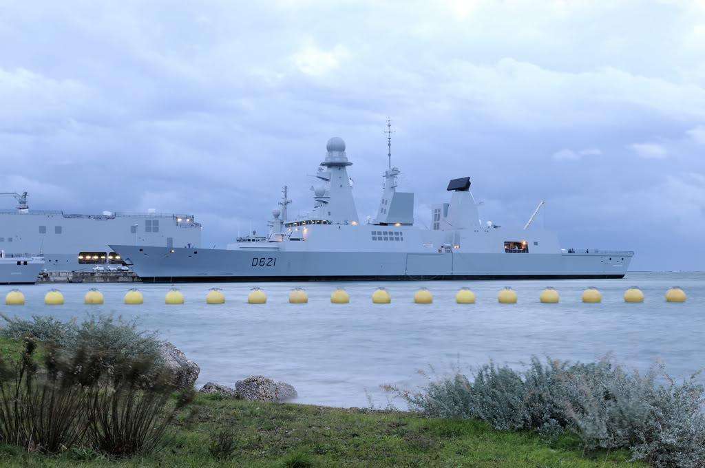 法国海军最先进地平线级驱逐舰图集