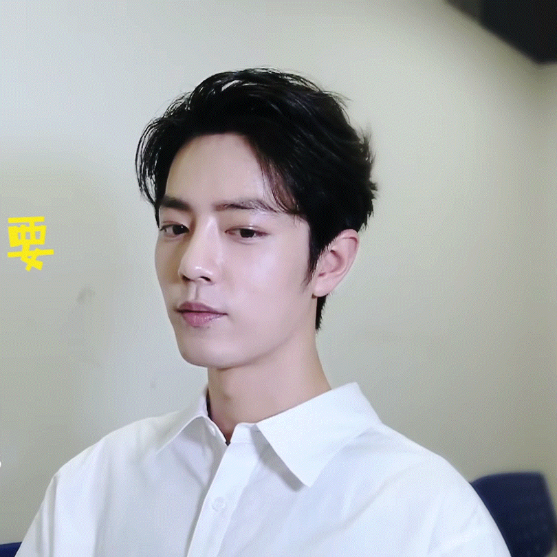 肖战的皮肤也太好了,怼脸拍素颜超能打,白到发光女生都自愧不如