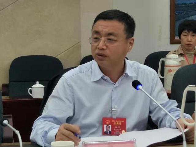 「关注省两会」东方代表团推选铁刚为东方代表团团长