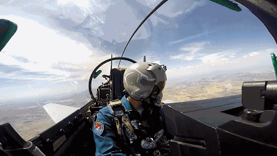 空军"金飞镖-2018"突防突击竞赛考核拉开战幕!