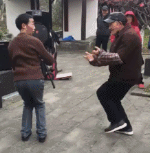 武汉,英雄的你挺住了