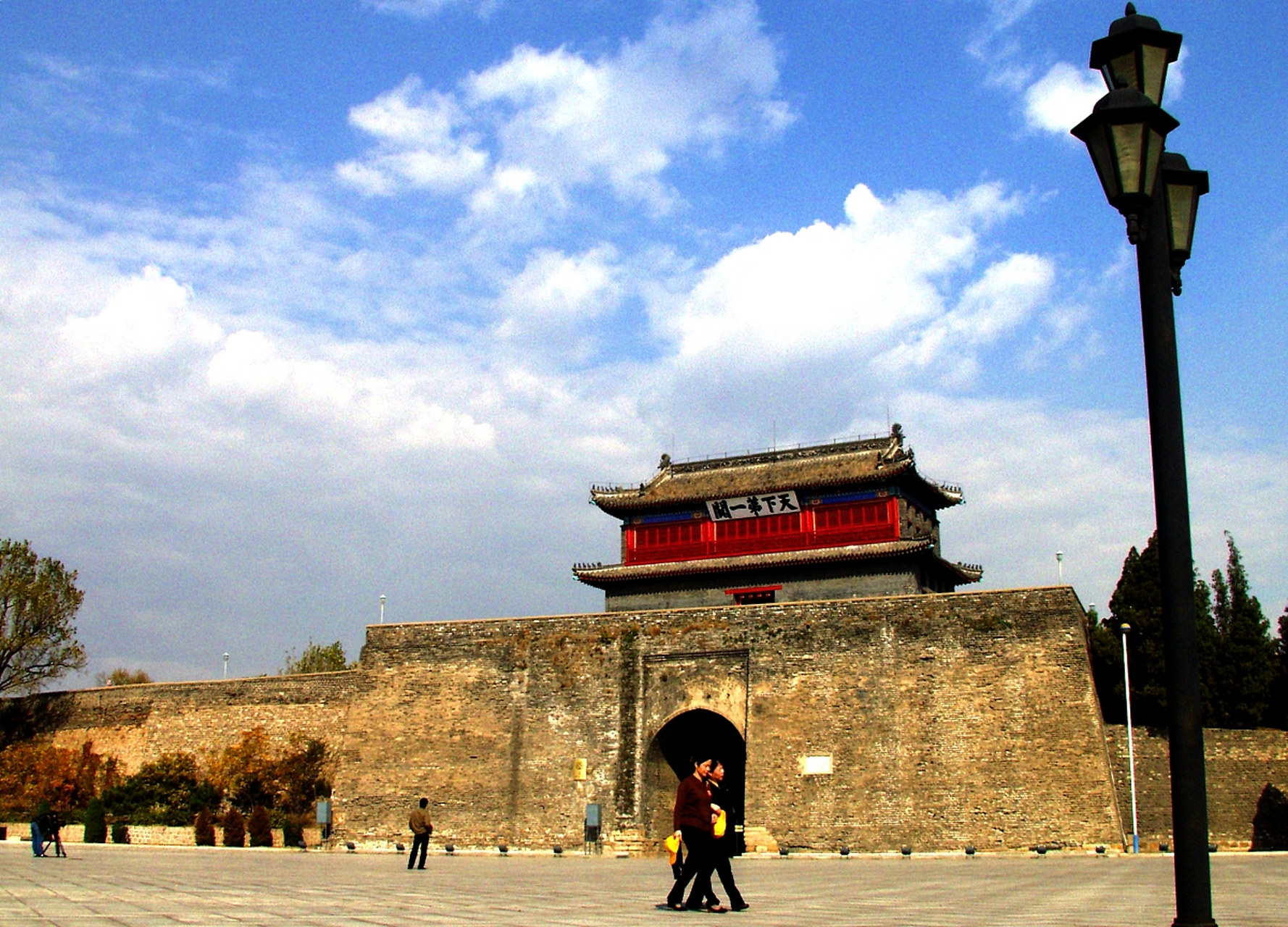 山海关盘边有一座山脉叫做欢喜岭,大明边军远征回师的时候,军队看见这