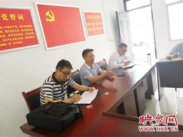 息县法院院长祝杰到关店乡调研指导扶贫工作