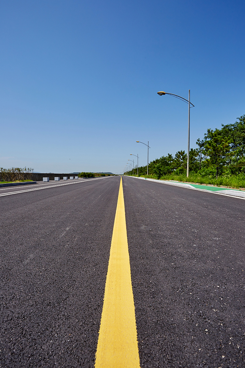 两个人能相遇还能在一起不容易,谁都不要轻言说放