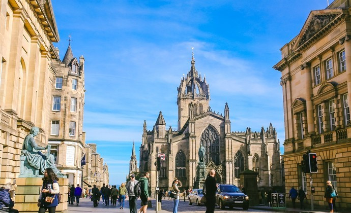 圣吉尔斯大教堂是一个苏格兰长老会礼拜场所,位于老城皇家英里的中点