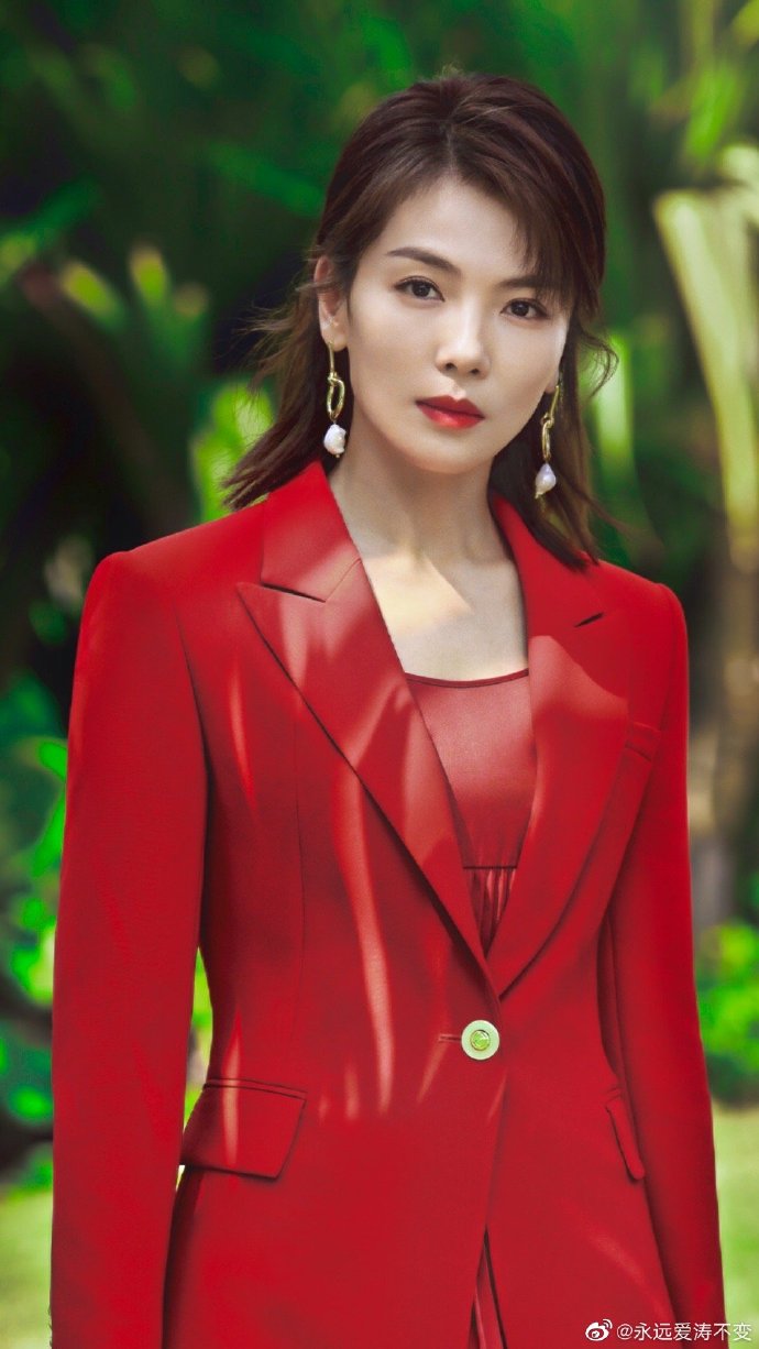 白茶清欢无别事,我在等风也等你 春风再美也比不过你的笑,没见过你的