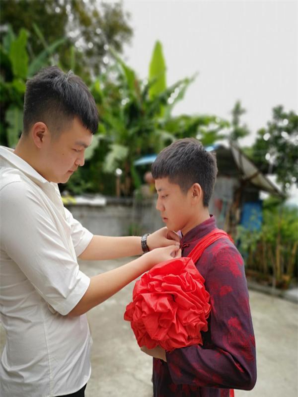 青年演员张茗仪再担制片 网剧《抄袭大王》沐川开机