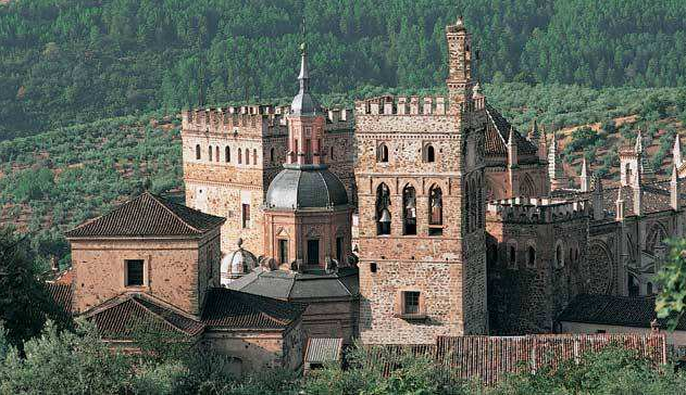 斯福尔扎城堡是米兰最重要的建筑之一,是城市历史沧桑的象征.