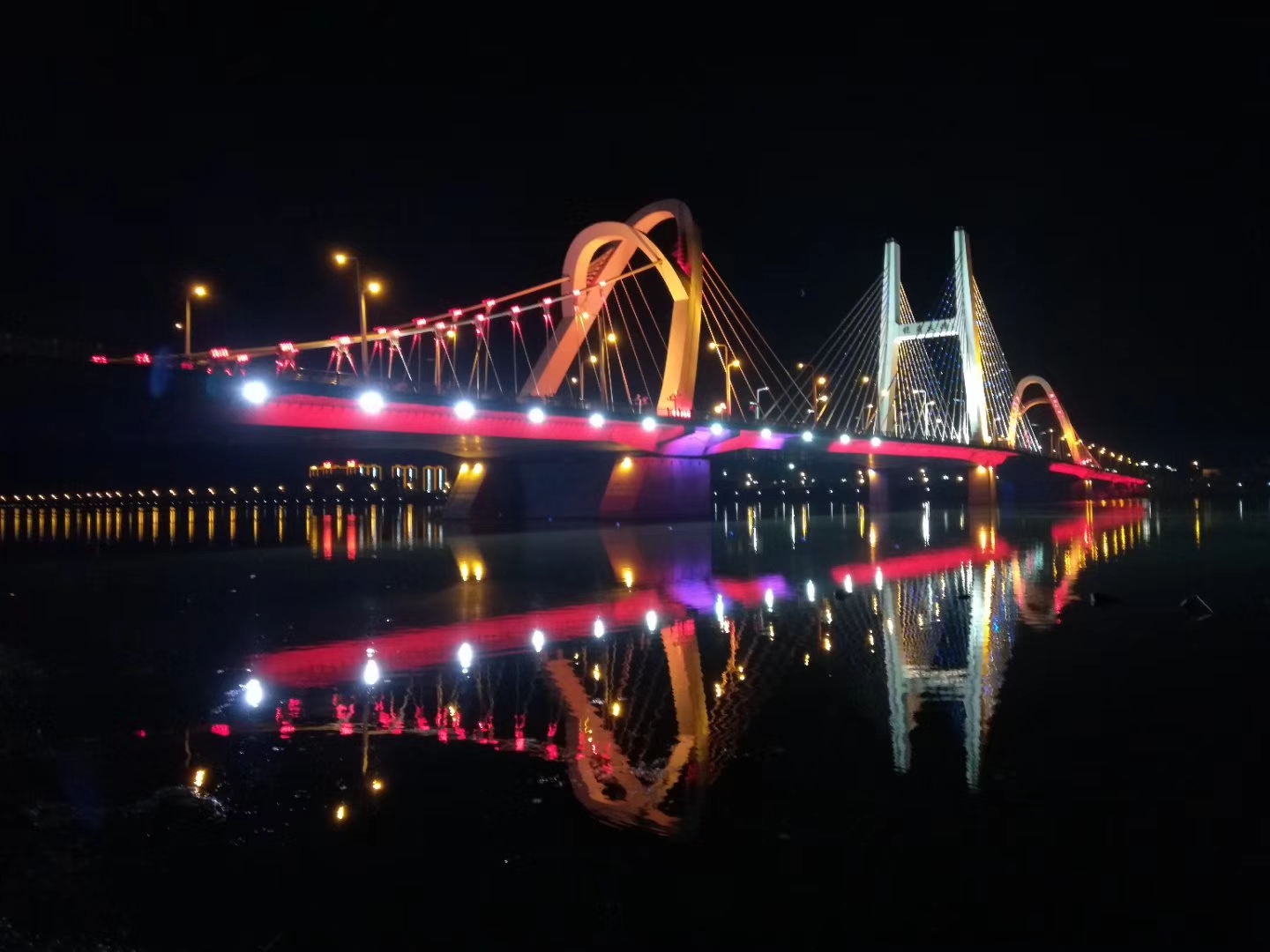 汉中龙岗大桥夜景图片