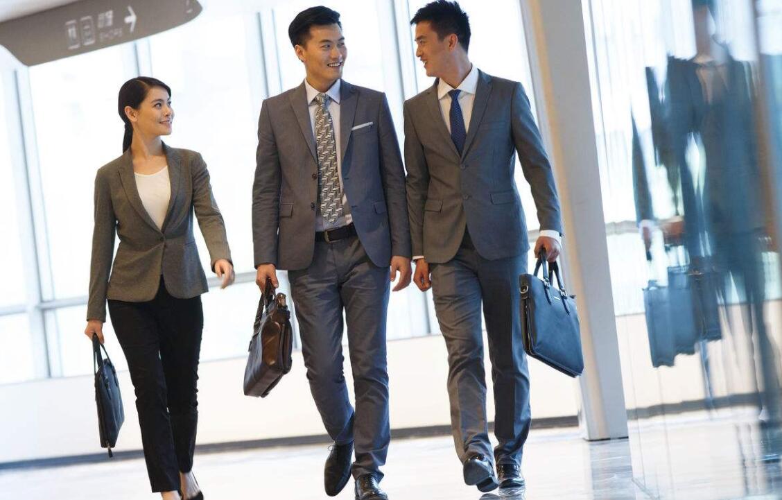 作为成功人士,我可以找一个上流社会的女朋友吗?