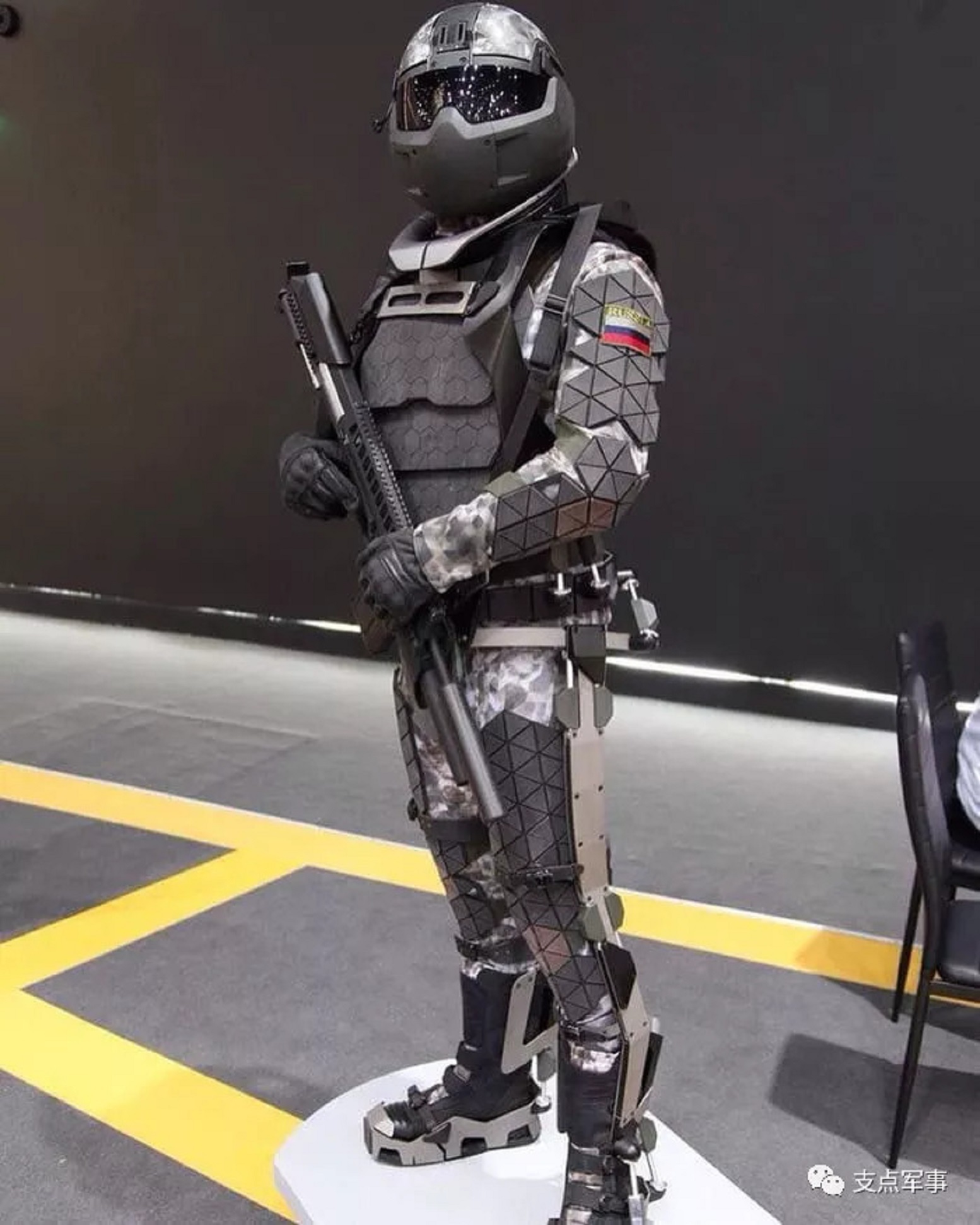 俄罗斯军事公司研发超级士兵盔甲,能防弹还能让士兵跑得更快!