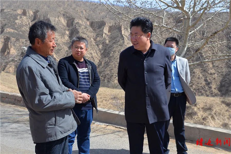 刘维平深入镇村调研时强调:如期打赢脱贫攻坚战!