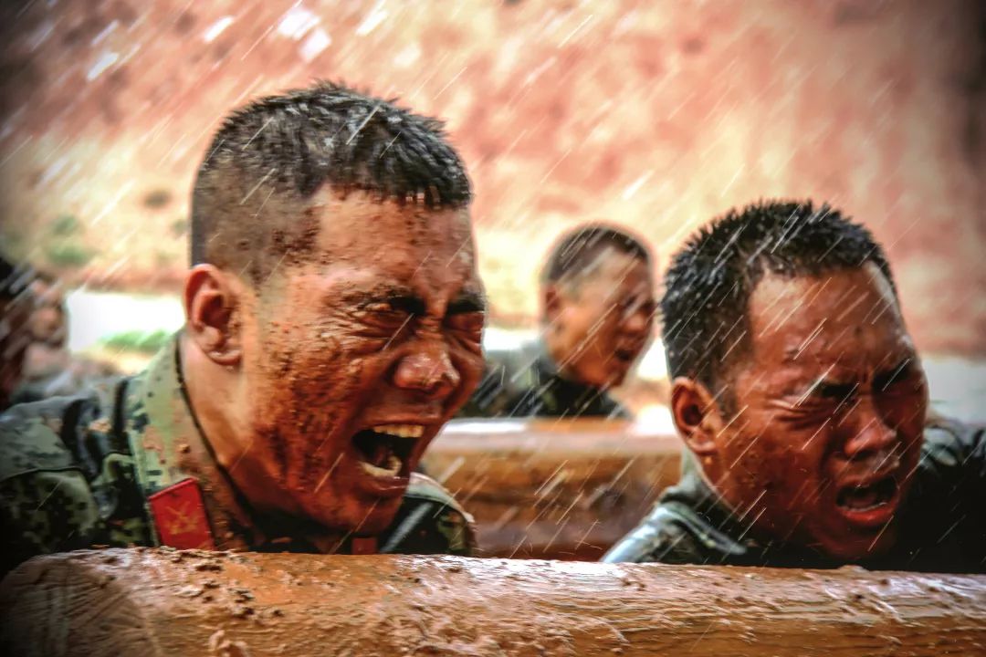 战火硝烟 大漠戈壁砺精兵