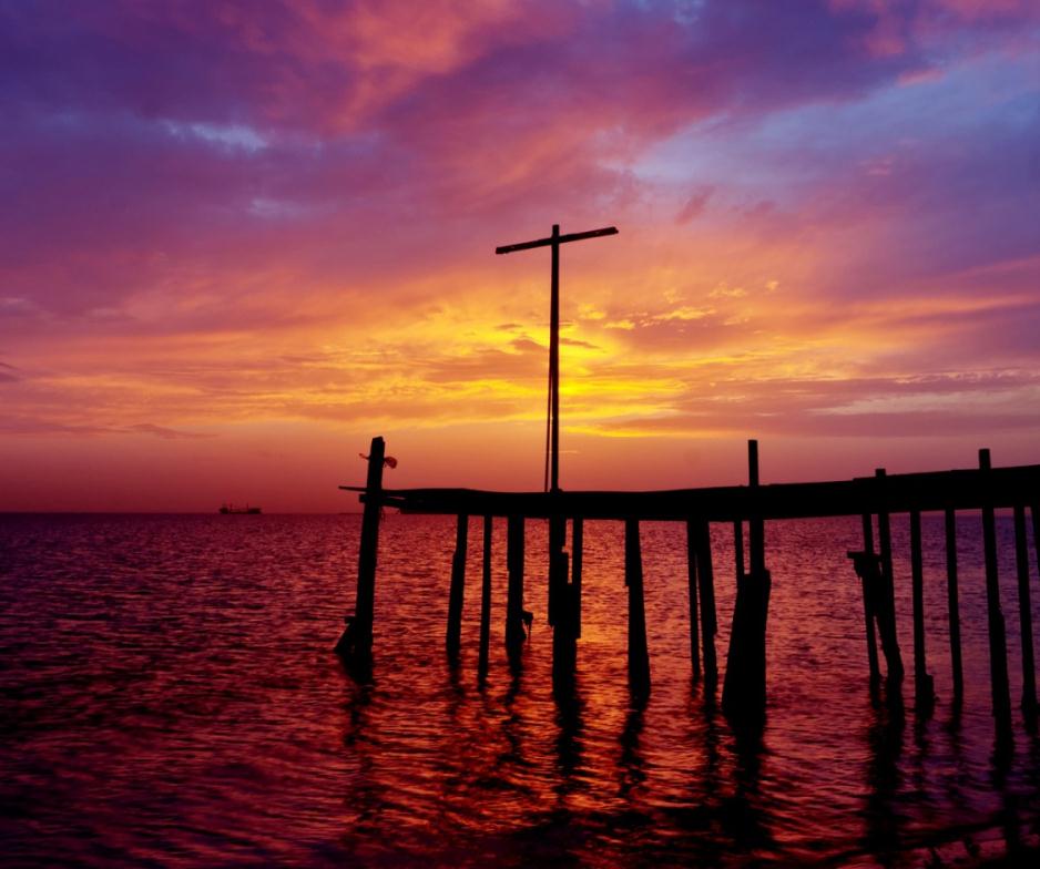 眼前的这处景色很美,我们的眼睛都不舍得眨了,不免让人怀念