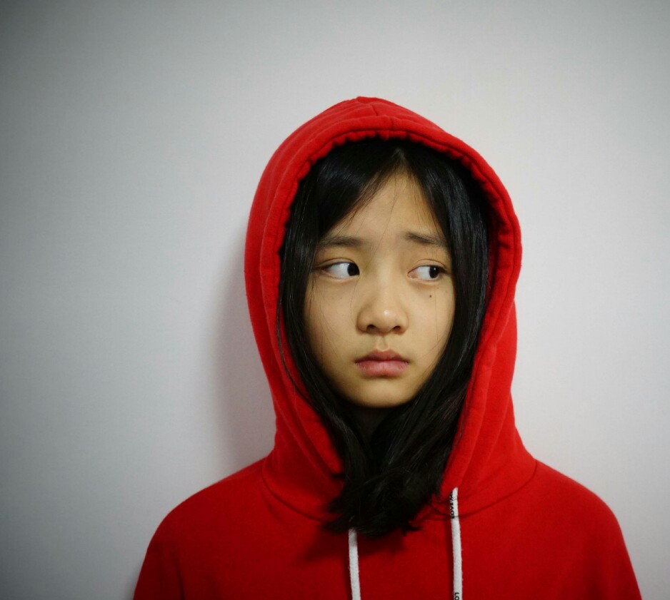 黄磊的女儿多多打扮越来越成熟,网友:别忘了她还是个孩子啊!