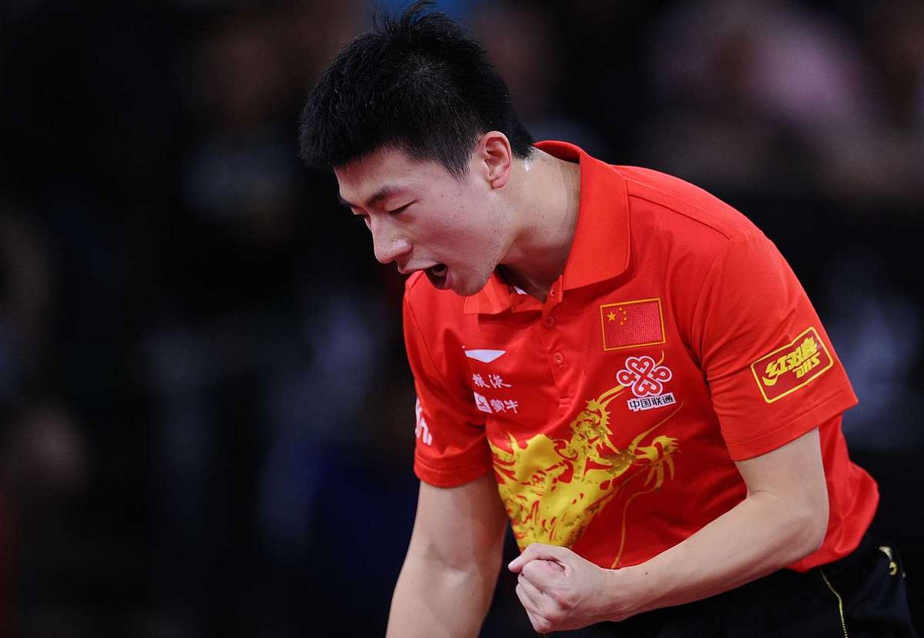 马龙在2012年伦敦奥运会乒乓球男单决赛中战胜王皓,获得冠军.