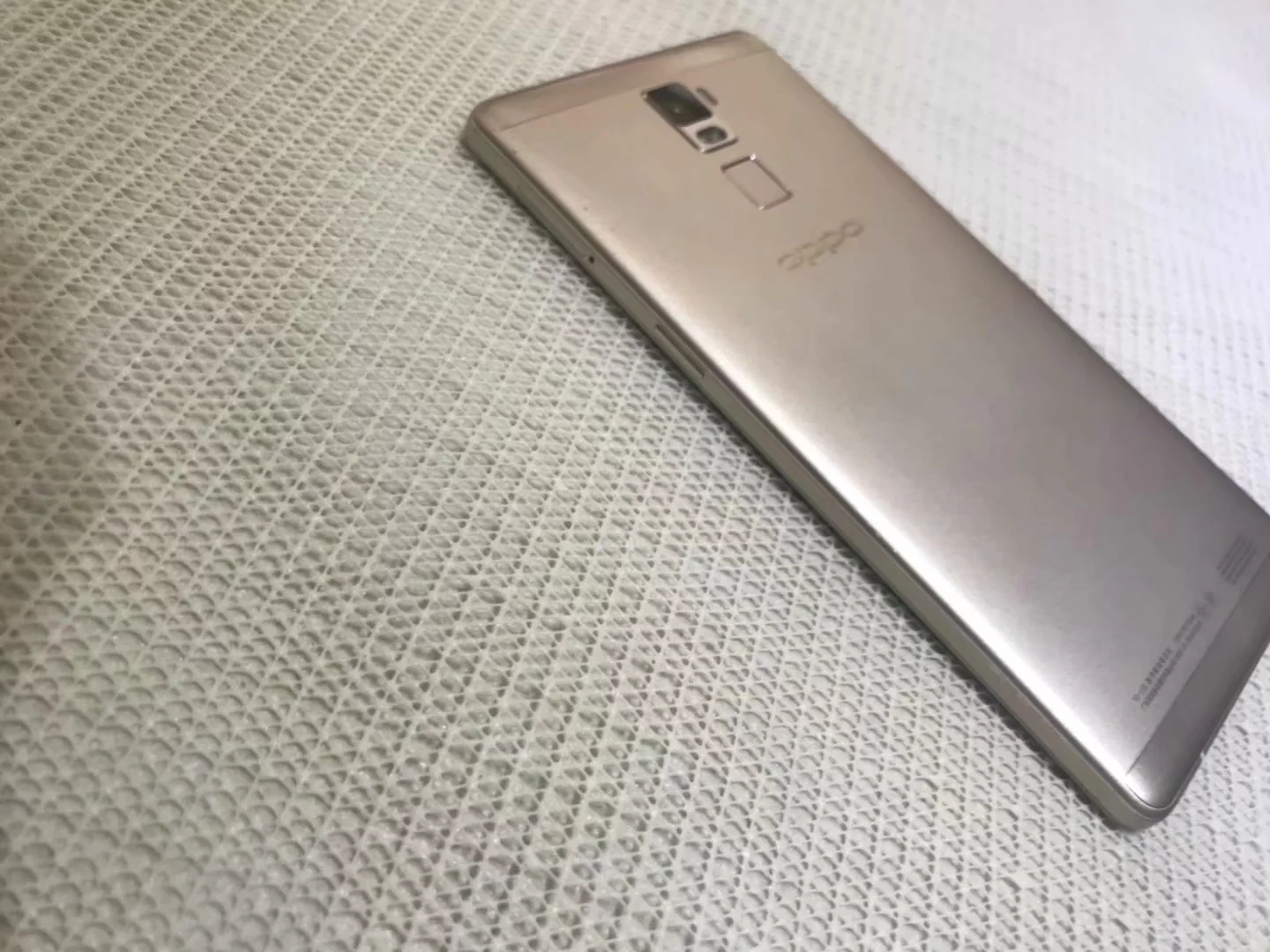 oppor7plus开箱,oppor7splus 一屁股坐坏了,368块oppor7plus手机开箱