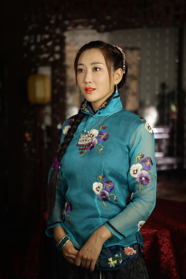杜若溪:有一双让人羡慕的修长美腿,和一双让人过目难忘的大眼睛