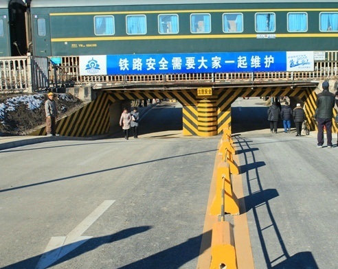 京广铁路长阳图片