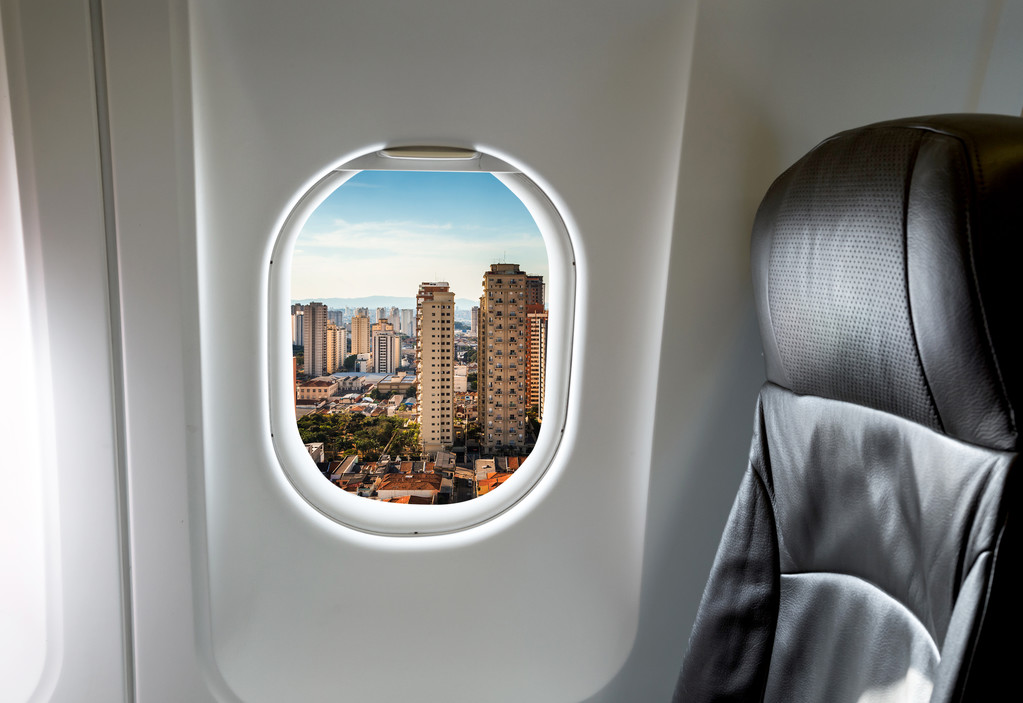 为何飞机的舷窗大多设计成椭圆形?背后大有学问,不说你不知道!