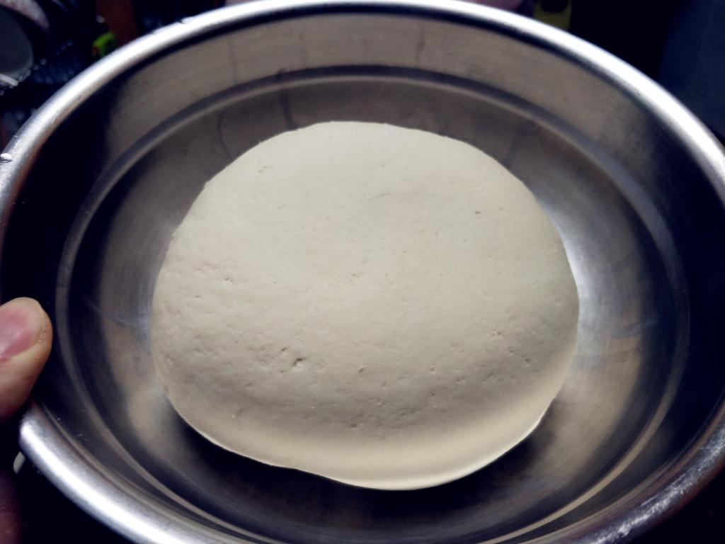 烙饼和面不要用冷水和热水 这样做最好吃