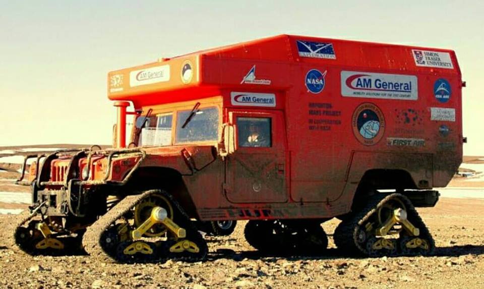 最酷改装履带轮悍马h1房车