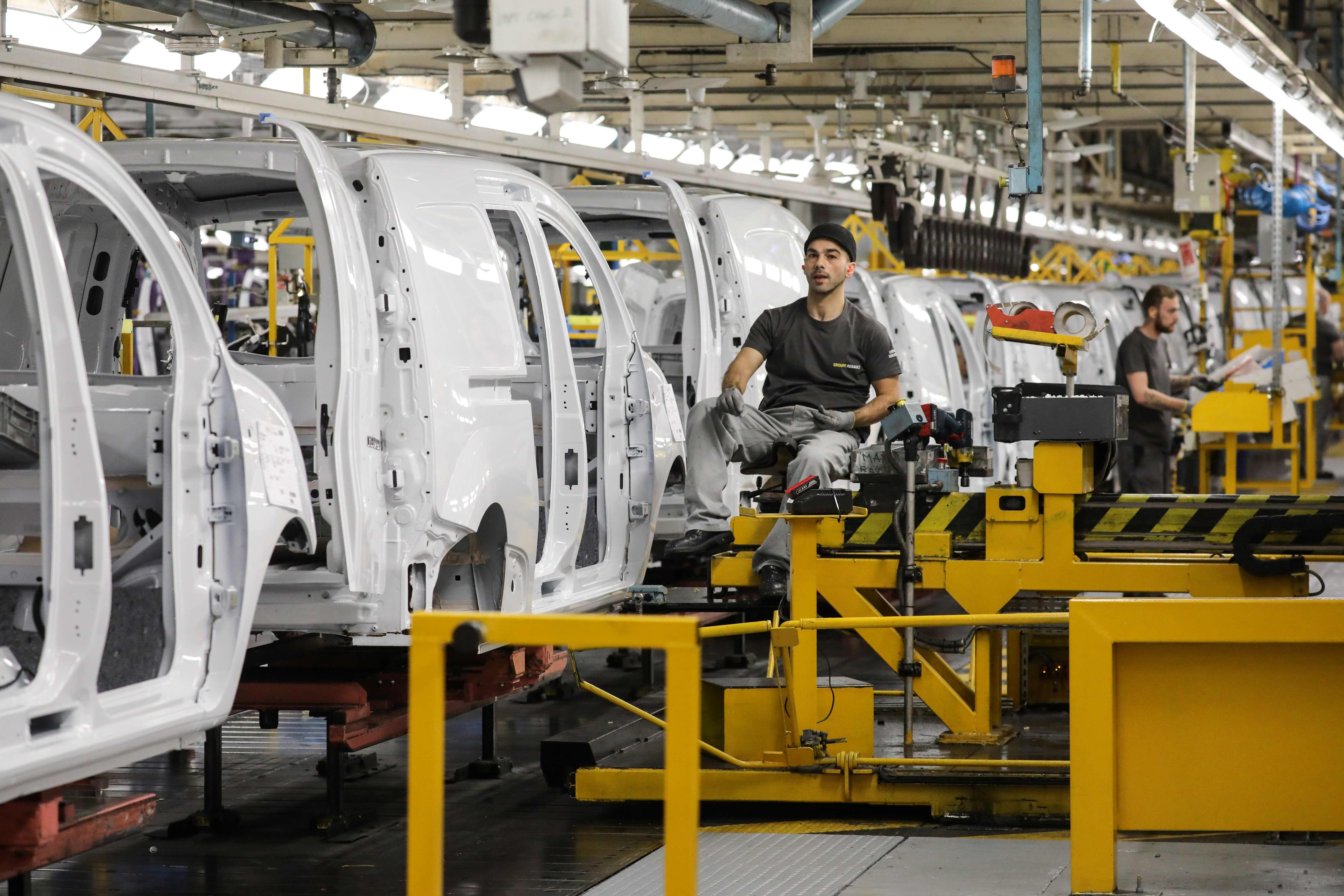 (1)法国莫伯日的雷诺汽车工厂