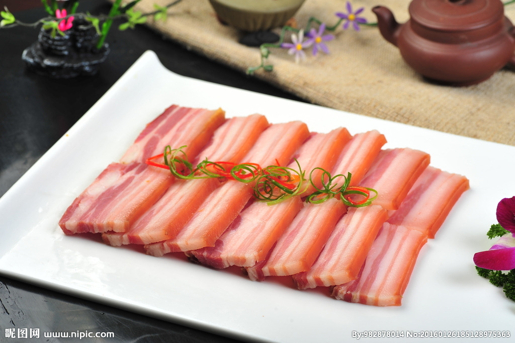 希望大家来黄山旅游时,一定要去歙县品尝这道平常的刀板香.