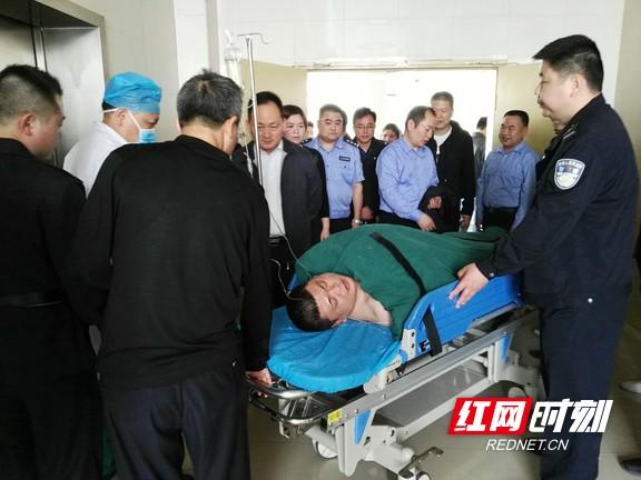 潘德志:半步不可退 身穿警服应如是