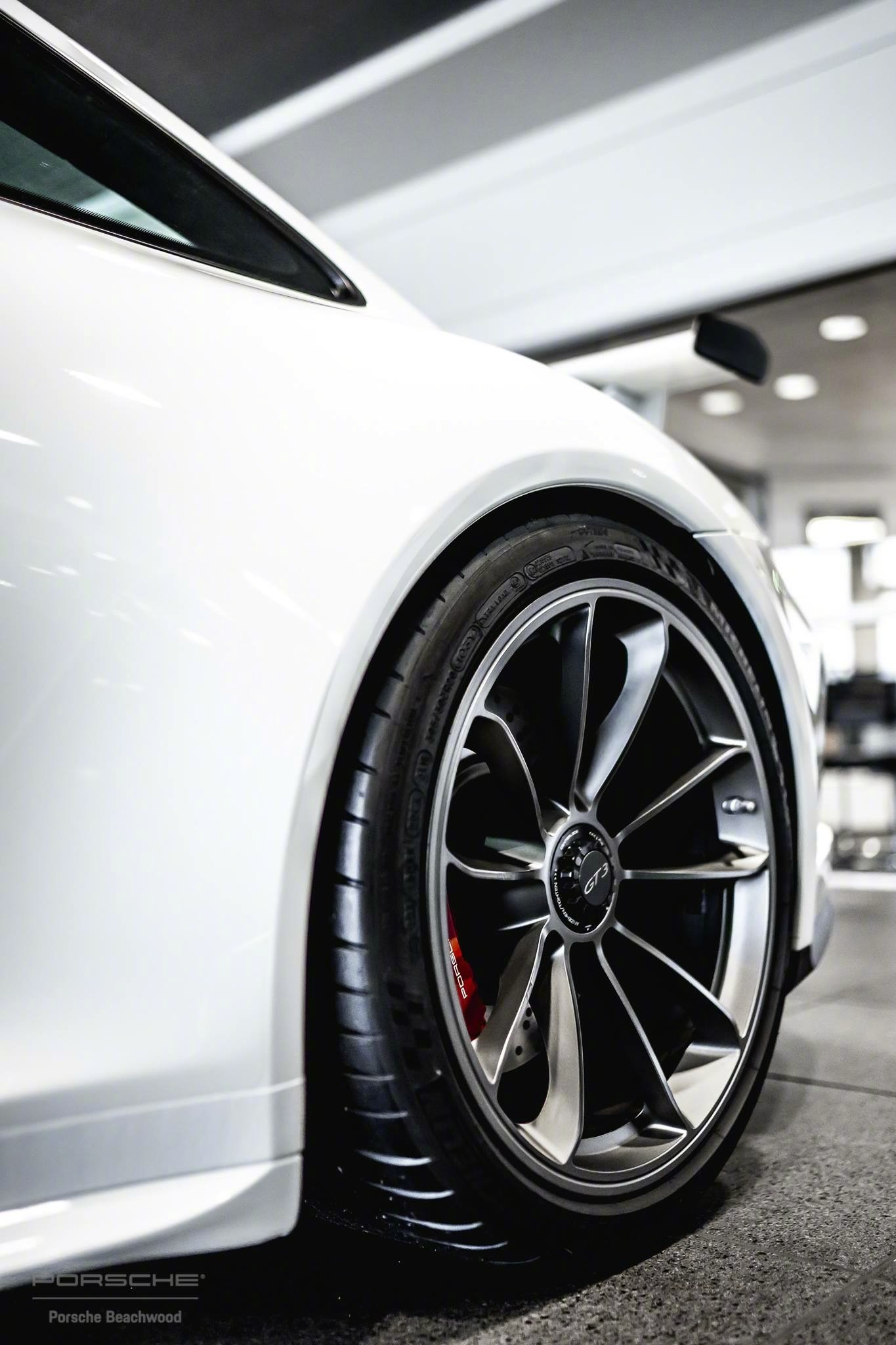 兼顾最全面的supercar,保时捷911