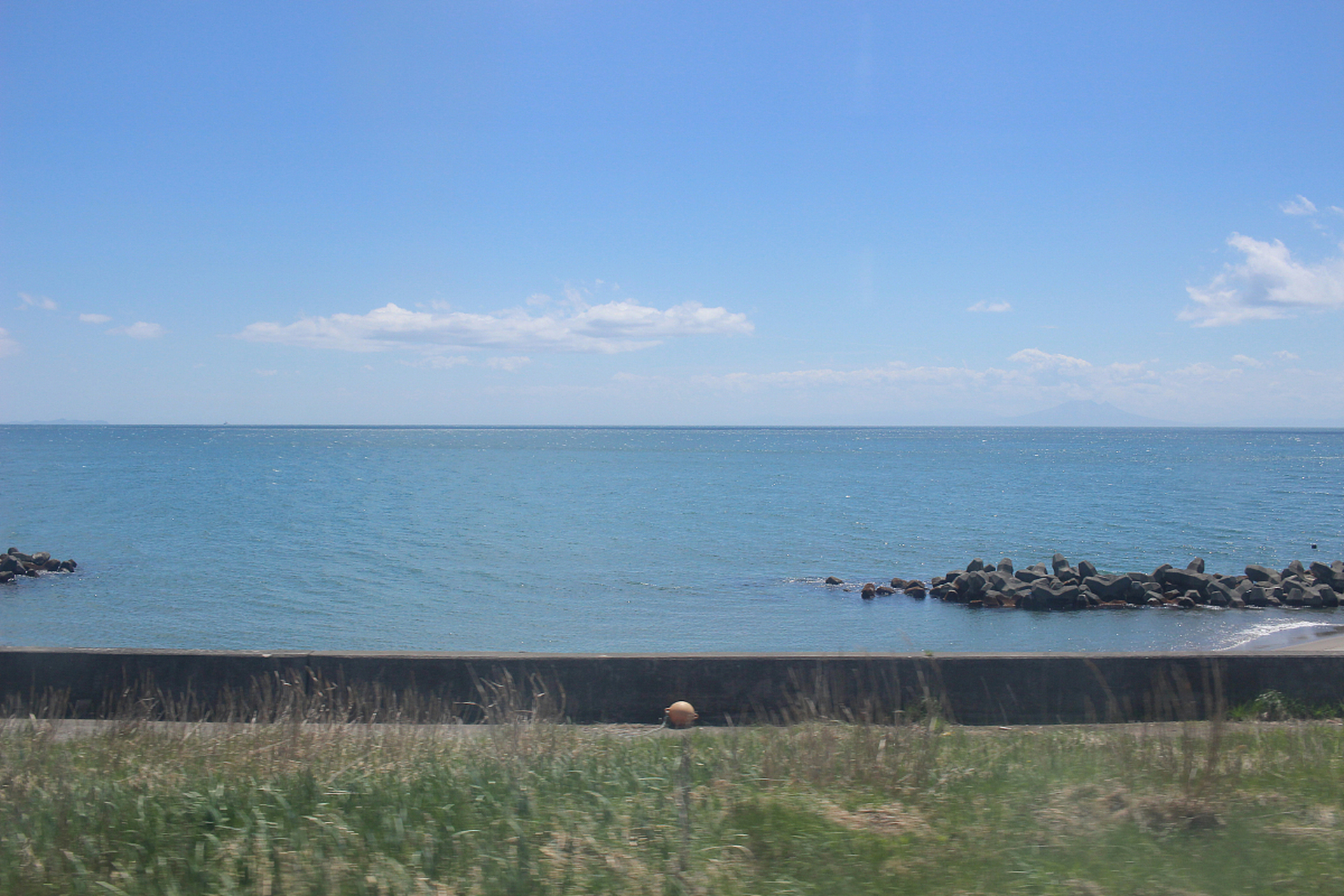 新疆福海乌伦古湖是自然风光与民俗文化交融的旅游胜地.