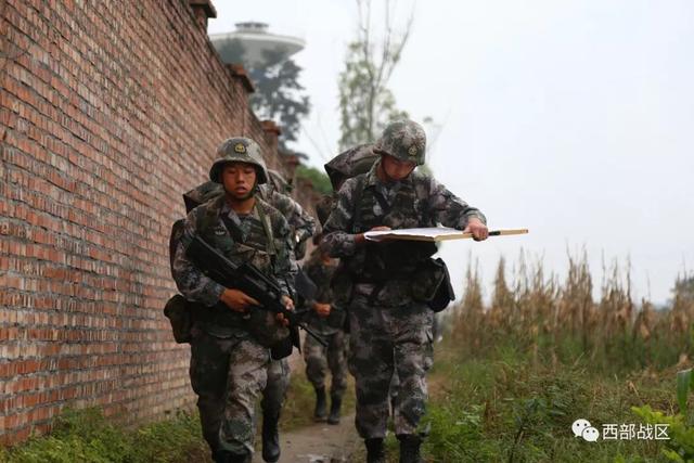 按图行进|兵哥哥带你去"捡空投!