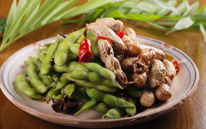 烧烤摊上的花生毛豆是怎么煮出来的?先放盐还是后放盐?