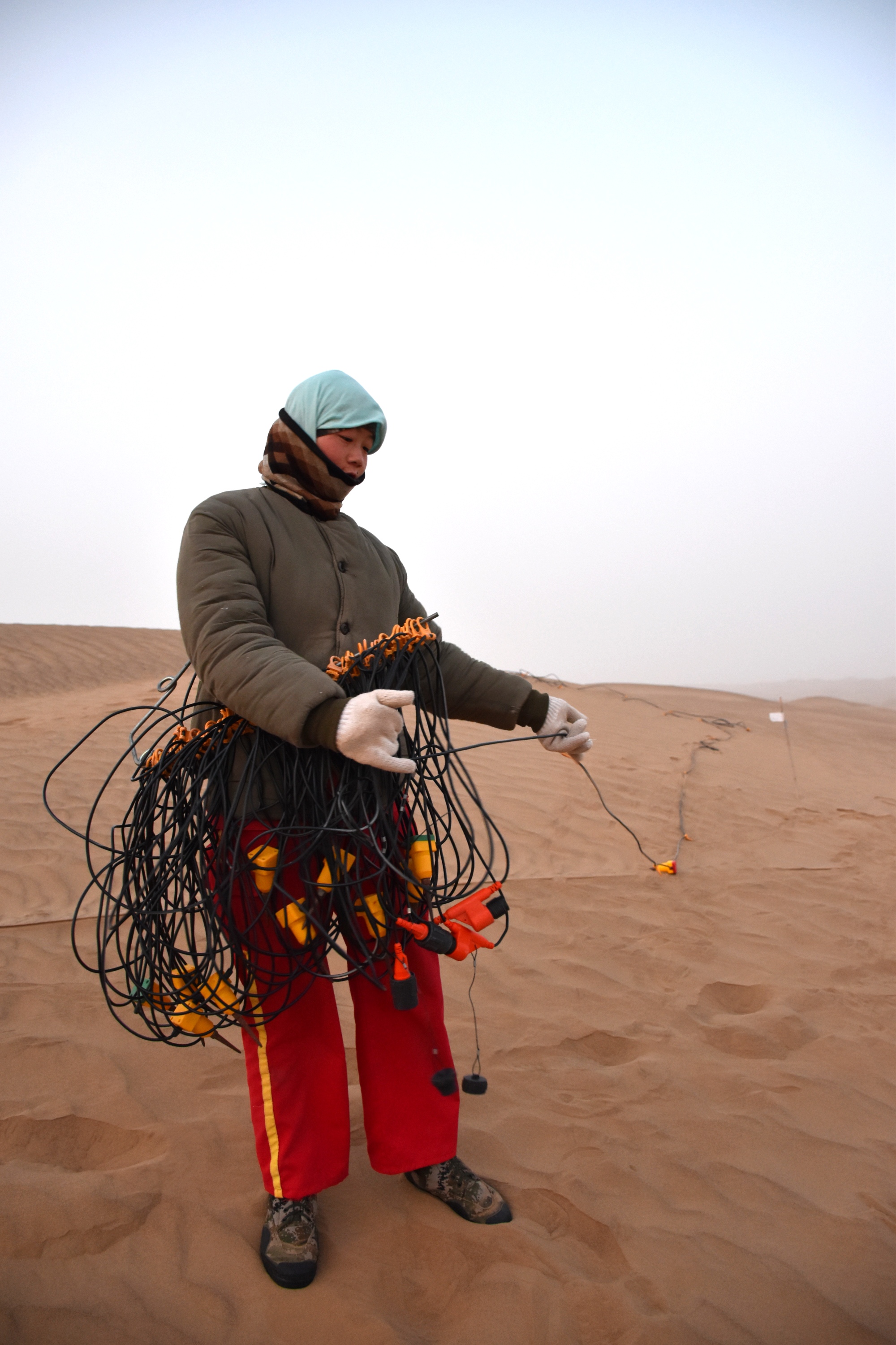 新华社照片,乌鲁木齐,2019年2月2日    走进塔克拉玛干:探访沙漠物探