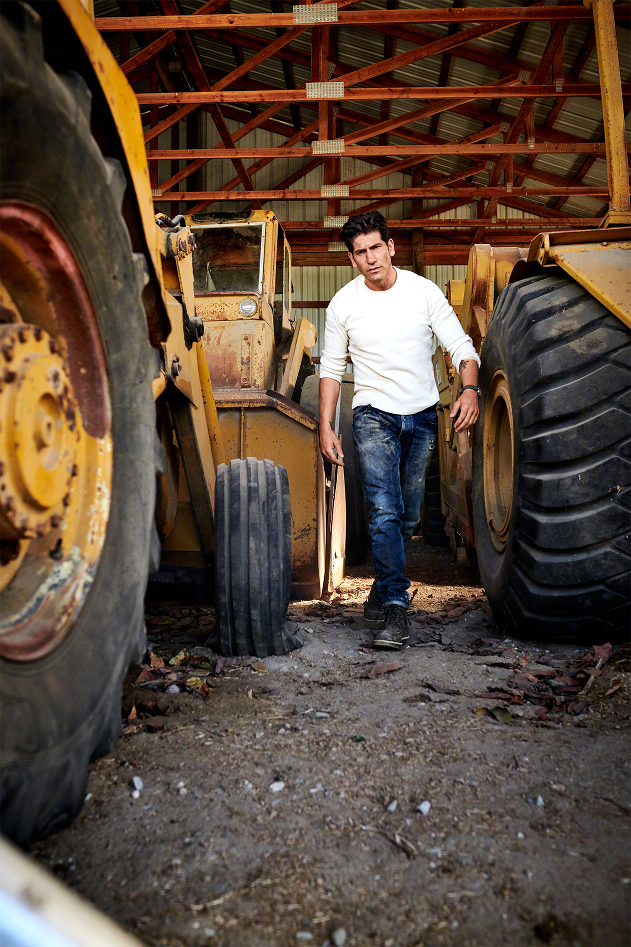 罚叔乔·博恩瑟登上《mens health》,硬汉形象惹人瞩目