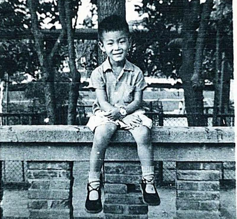 明星过六一,景甜小时候美翻,赵丽颖变吃货,成龙最特殊