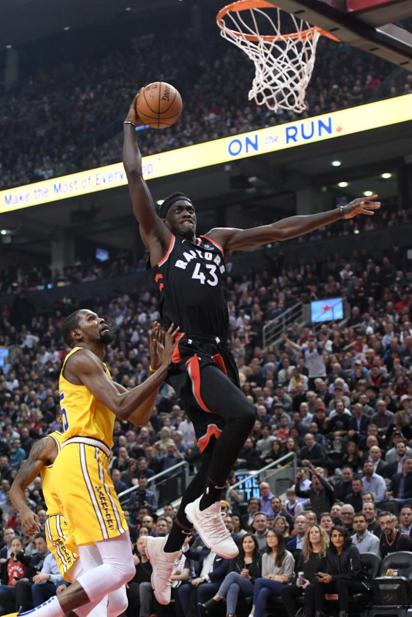 西亚卡姆和西蒙斯,大家都姓西,差距真大