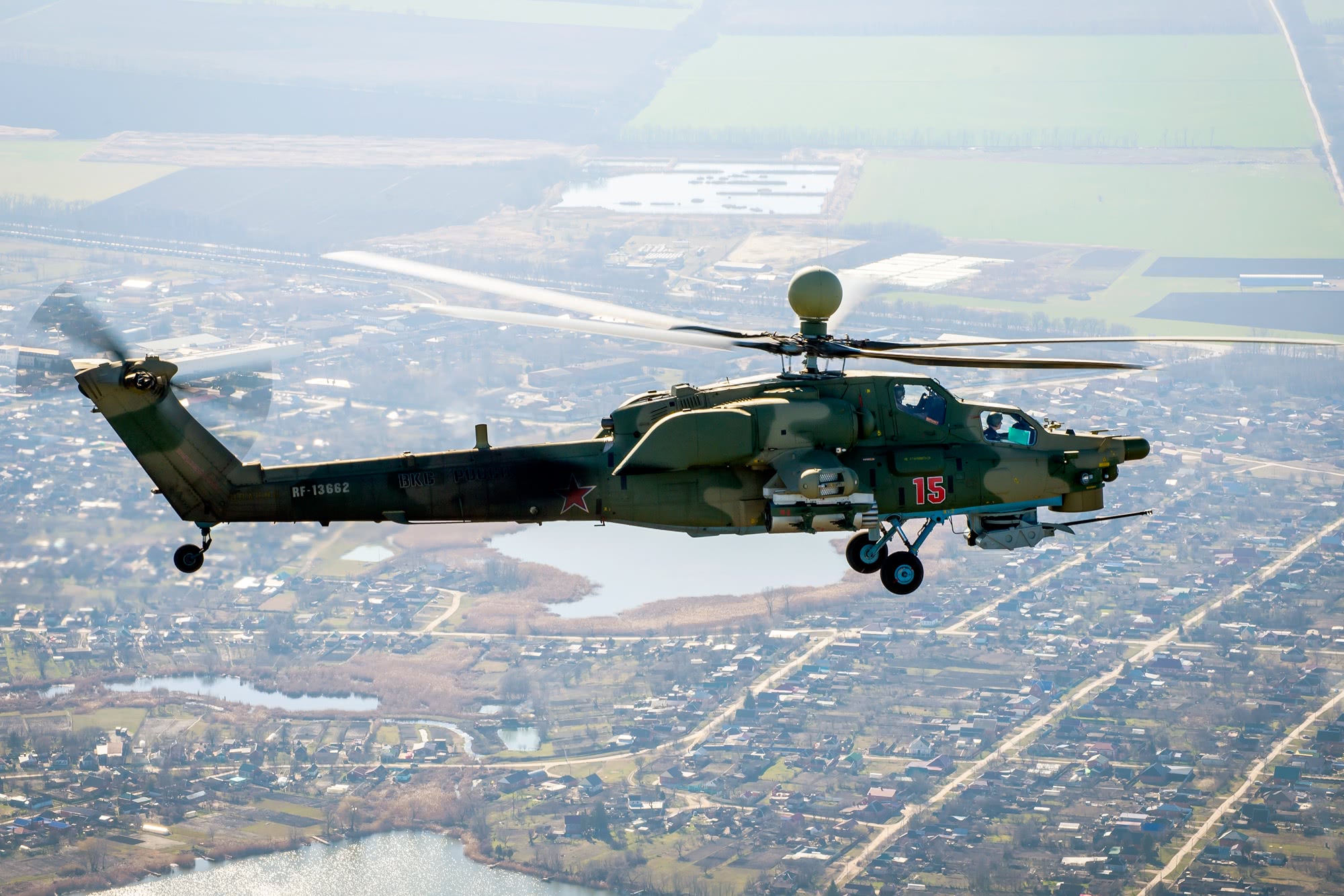 火力十足可媲美阿帕奇,俄罗斯米-28n直升机的外形是足够霸气