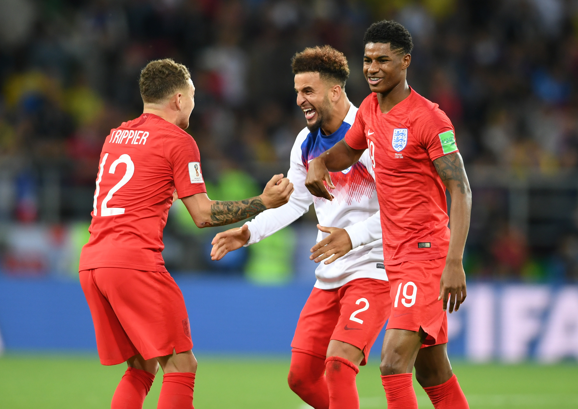 足球——"三狮军团"挺进八强(16)