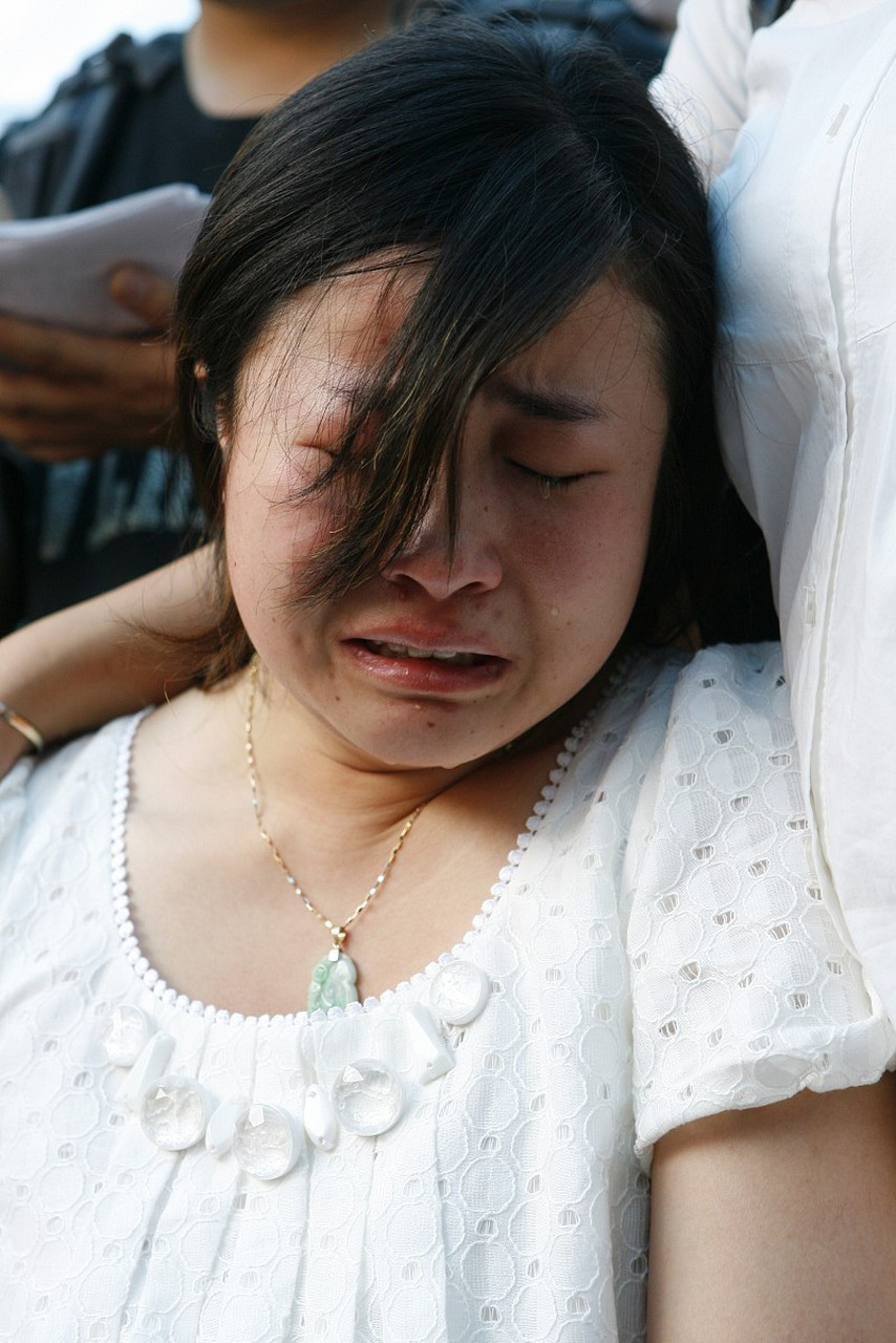 2008年,演员刘德一病逝后的遗容,照片中神态非常安详躺在冰棺中.