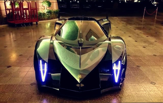 这辆迪拜王子的专属跑车,全球仅此一辆,却只借给中国巨星成龙